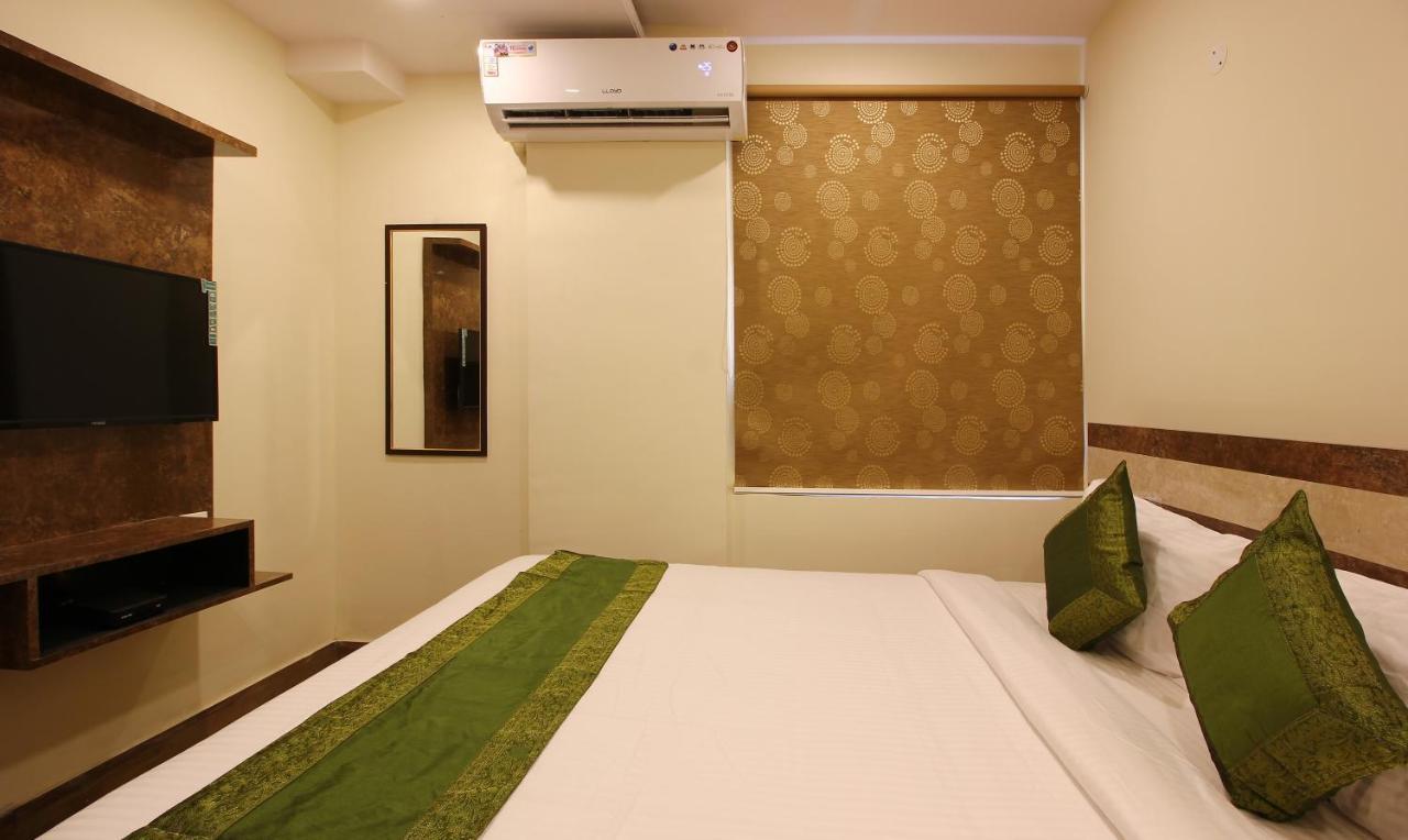 Treebo Address Inn, Banjara Hills Hyderabad Exteriör bild