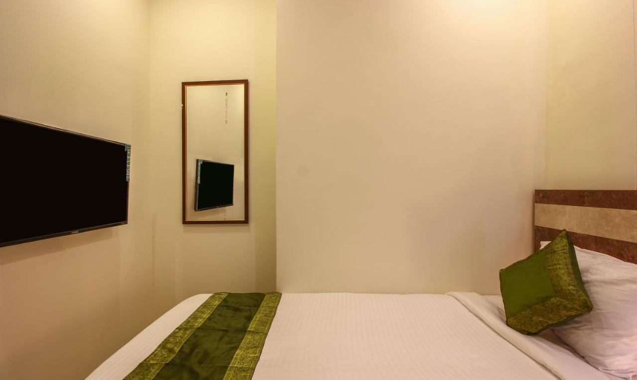 Treebo Address Inn, Banjara Hills Hyderabad Exteriör bild