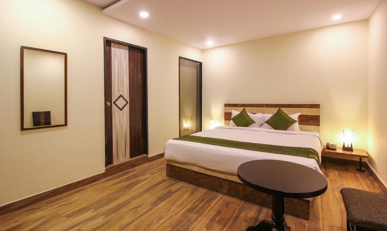 Treebo Address Inn, Banjara Hills Hyderabad Exteriör bild