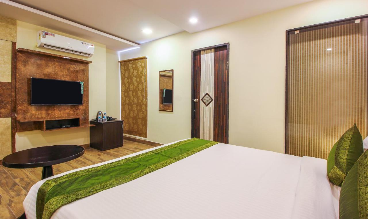 Treebo Address Inn, Banjara Hills Hyderabad Exteriör bild