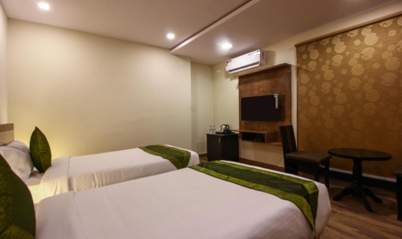 Treebo Address Inn, Banjara Hills Hyderabad Exteriör bild