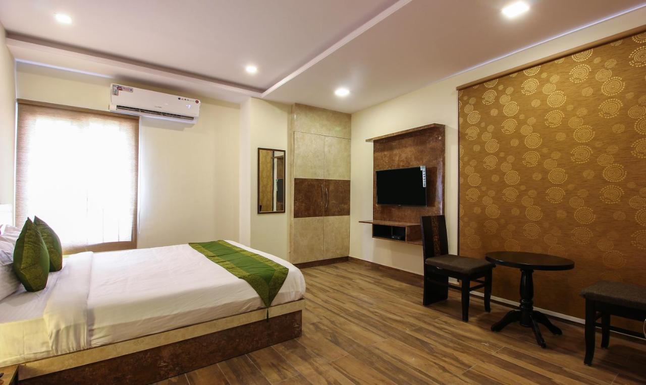 Treebo Address Inn, Banjara Hills Hyderabad Exteriör bild