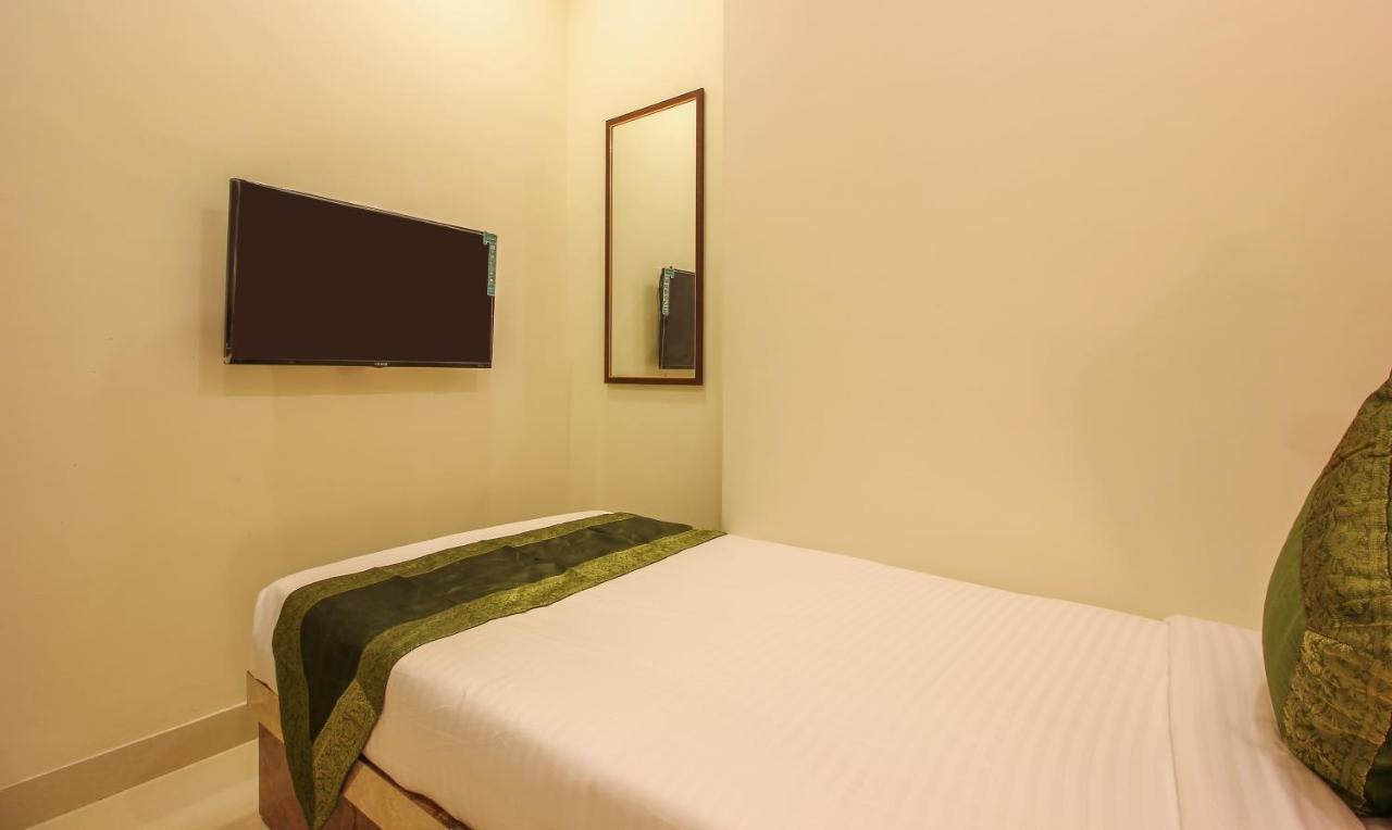 Treebo Address Inn, Banjara Hills Hyderabad Exteriör bild