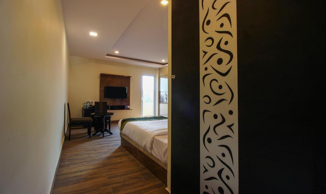 Treebo Address Inn, Banjara Hills Hyderabad Exteriör bild