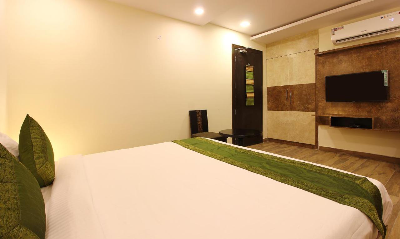 Treebo Address Inn, Banjara Hills Hyderabad Exteriör bild