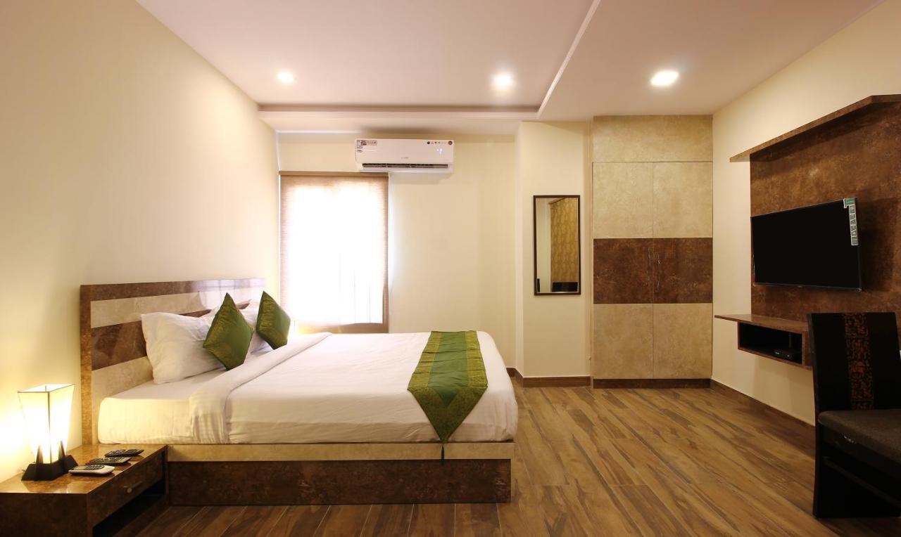 Treebo Address Inn, Banjara Hills Hyderabad Exteriör bild