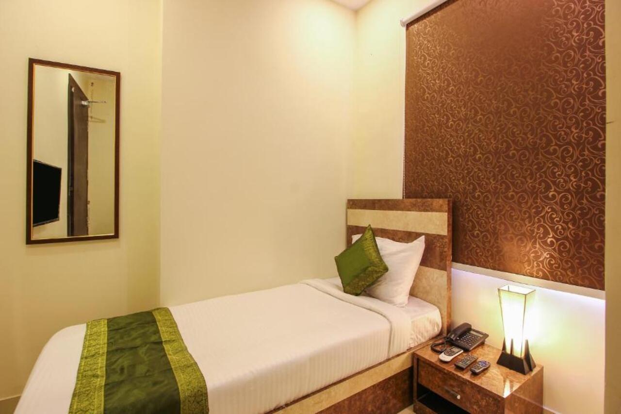 Treebo Address Inn, Banjara Hills Hyderabad Exteriör bild