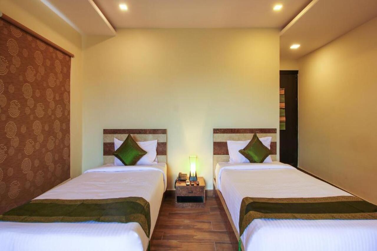 Treebo Address Inn, Banjara Hills Hyderabad Exteriör bild