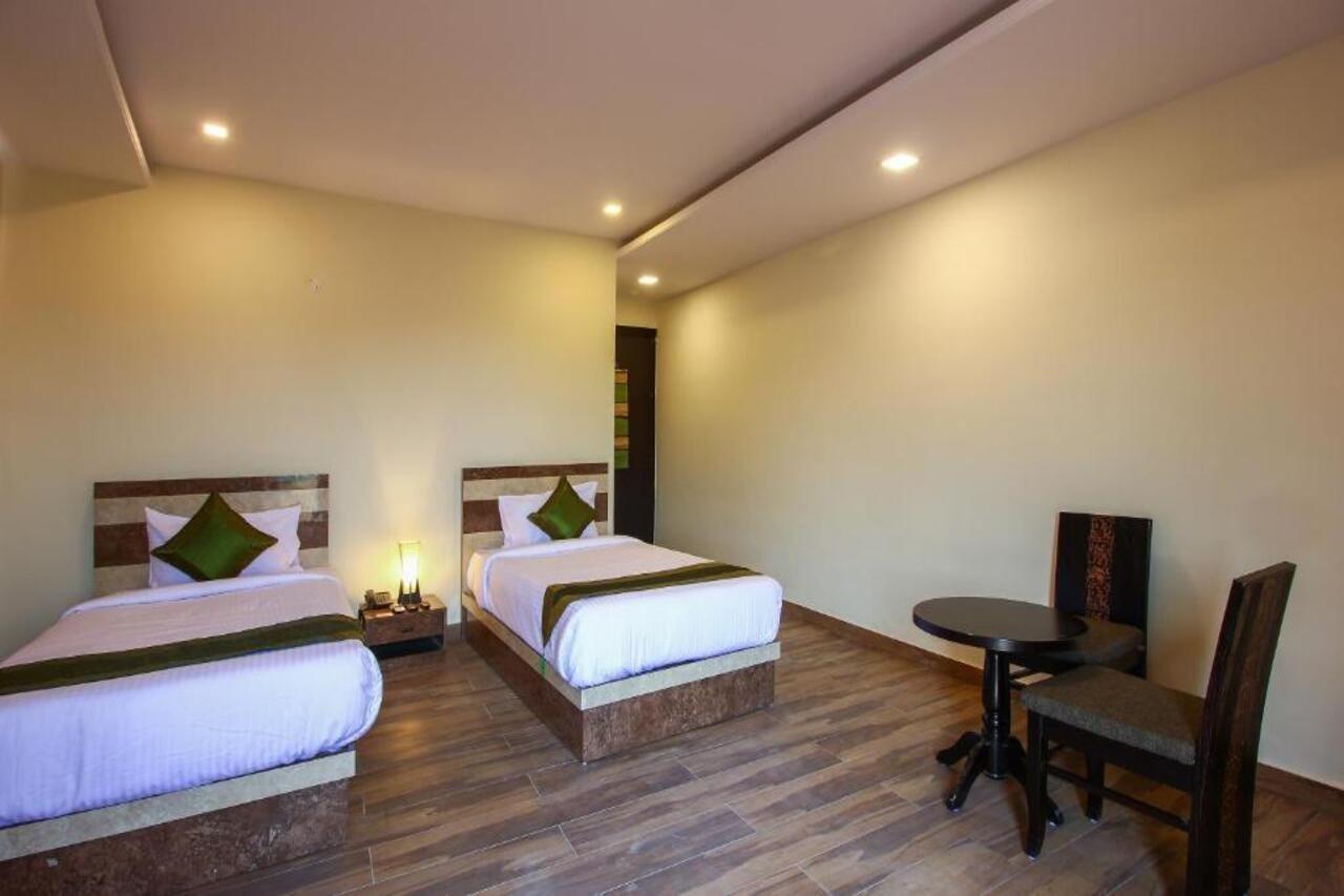 Treebo Address Inn, Banjara Hills Hyderabad Exteriör bild
