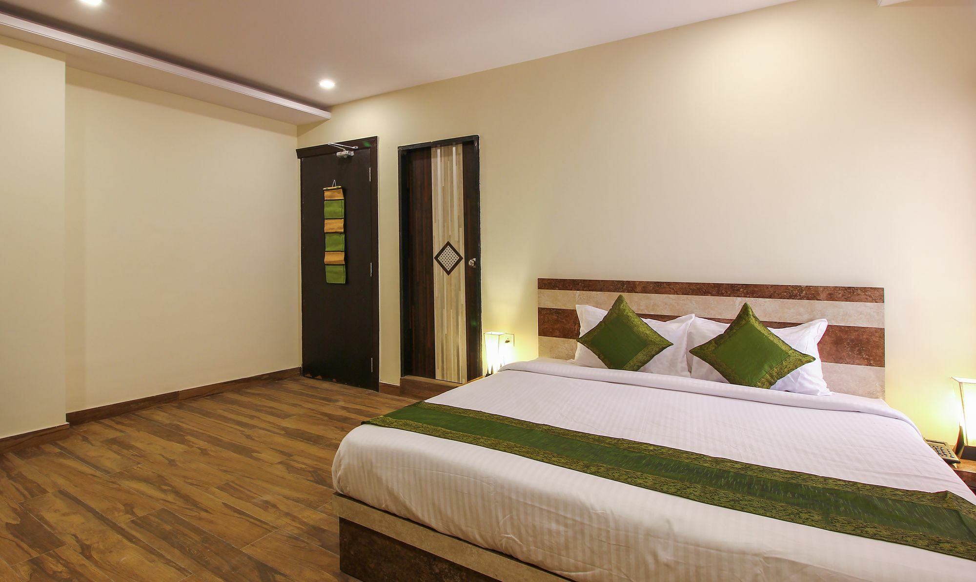 Treebo Address Inn, Banjara Hills Hyderabad Exteriör bild